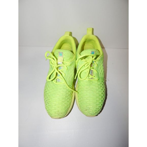 Size 7.5 Women's Nike Roshe NM Flyknit in Volt Green - Picture 9 of 10